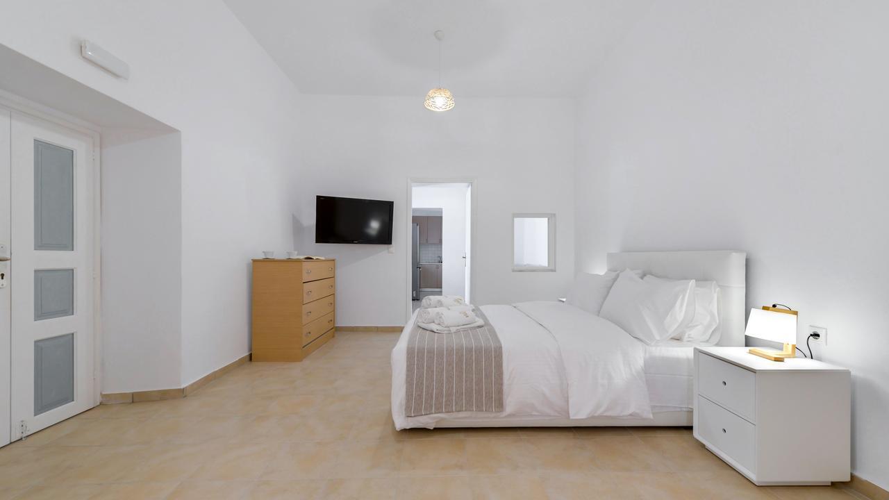 Iriana Suites Fira  Eksteriør bilde